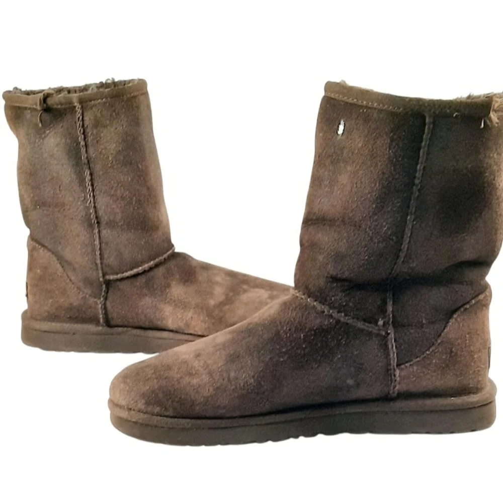 UGG Australia Low Calf Sheepskin Boots Dark Brown Women’s Size 8